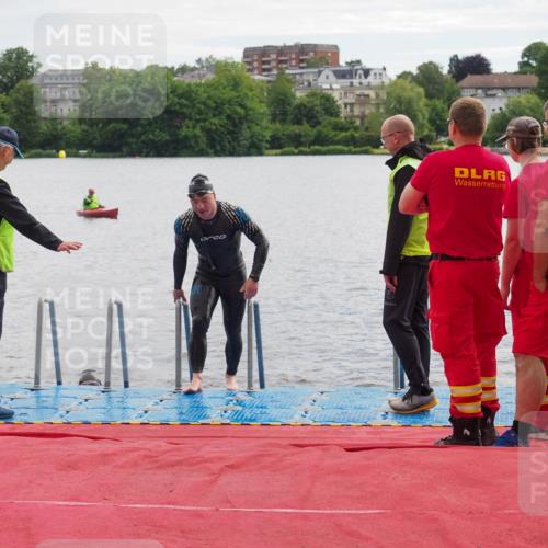 16.06.2024 - 7 Türme Triathlon KatJ http://msf.ph/oto/6327321 16.06.2024 09:44:49 Schwimmen 122, 127 meine-sportfotos.de