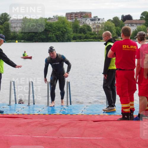 16.06.2024 - 7 Türme Triathlon KatJ http://msf.ph/oto/6327322 16.06.2024 09:44:49 Schwimmen 122, 127 meine-sportfotos.de