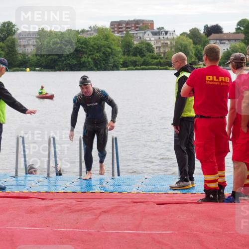 16.06.2024 - 7 Türme Triathlon KatJ http://msf.ph/oto/6327325 16.06.2024 09:44:49 Schwimmen 122, 127 meine-sportfotos.de