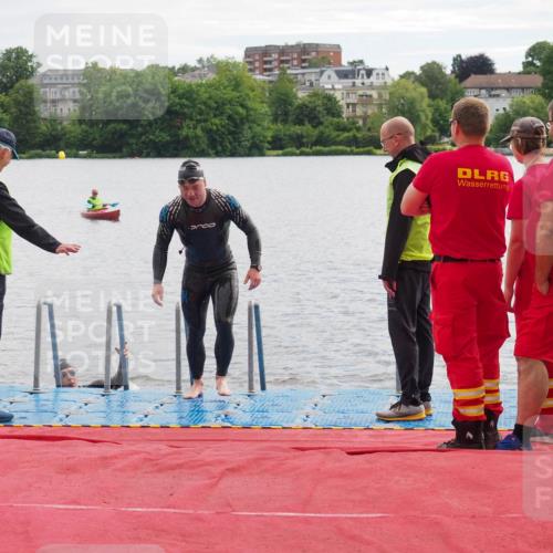 16.06.2024 - 7 Türme Triathlon KatJ http://msf.ph/oto/6327329 16.06.2024 09:44:49 Schwimmen 122, 127 meine-sportfotos.de