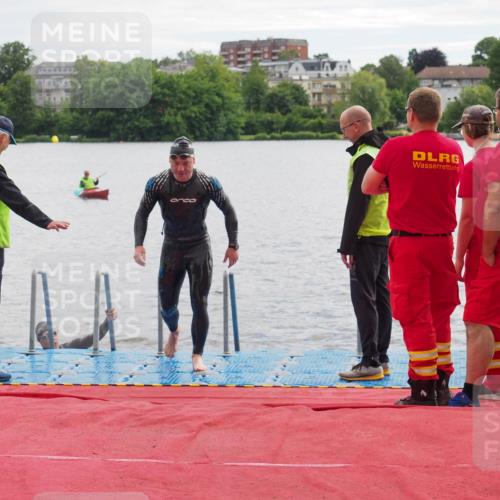 16.06.2024 - 7 Türme Triathlon KatJ http://msf.ph/oto/6327335 16.06.2024 09:44:49 Schwimmen 122, 127 meine-sportfotos.de