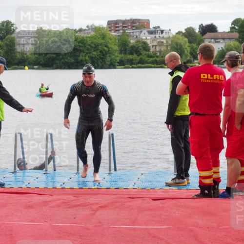 16.06.2024 - 7 Türme Triathlon KatJ http://msf.ph/oto/6327338 16.06.2024 09:44:49 Schwimmen 122, 127 meine-sportfotos.de