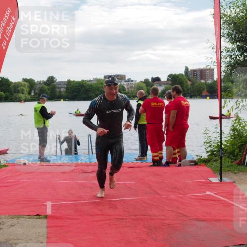 16.06.2024 - 7 Türme Triathlon KatJ http://msf.ph/oto/6327357 16.06.2024 09:44:52 Schwimmen 122, 127 meine-sportfotos.de