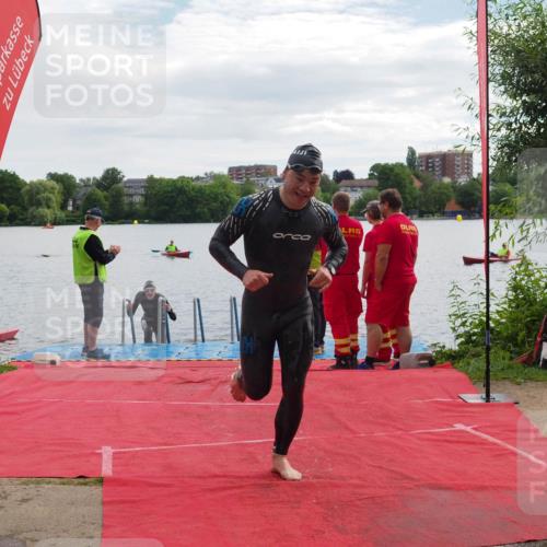 16.06.2024 - 7 Türme Triathlon KatJ http://msf.ph/oto/6327363 16.06.2024 09:44:52 Schwimmen 122, 127 meine-sportfotos.de
