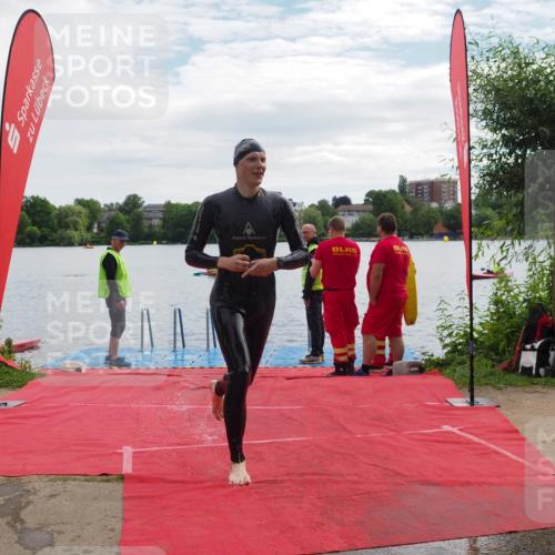 16.06.2024 - 7 Türme Triathlon KatJ http://msf.ph/oto/6327395 16.06.2024 09:44:57 Schwimmen 127 meine-sportfotos.de