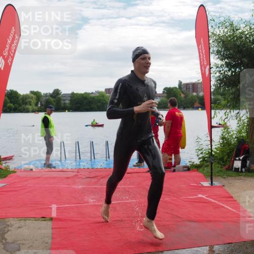 16.06.2024 - 7 Türme Triathlon KatJ http://msf.ph/oto/6327399 16.06.2024 09:44:57 Schwimmen 127 meine-sportfotos.de