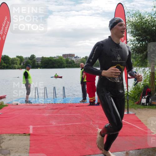 16.06.2024 - 7 Türme Triathlon KatJ http://msf.ph/oto/6327408 16.06.2024 09:44:57 Schwimmen 127 meine-sportfotos.de