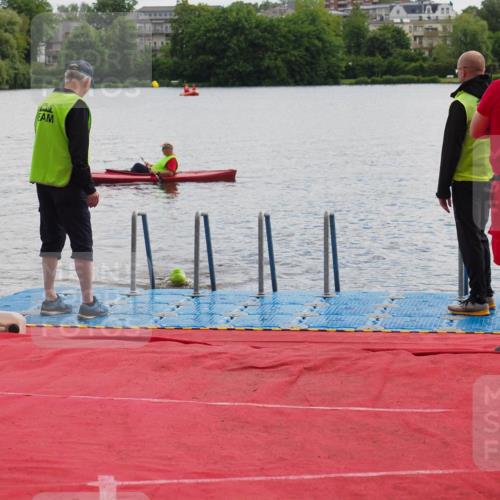 16.06.2024 - 7 Türme Triathlon KatJ http://msf.ph/oto/6327409 16.06.2024 09:45:47 Schwimmen 613 meine-sportfotos.de