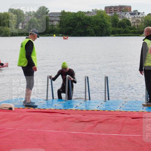 16.06.2024 - 7 Türme Triathlon KatJ http://msf.ph/oto/6327415 16.06.2024 09:45:56 Schwimmen 613 meine-sportfotos.de