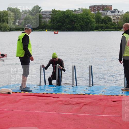 16.06.2024 - 7 Türme Triathlon KatJ http://msf.ph/oto/6327417 16.06.2024 09:45:56 Schwimmen 613 meine-sportfotos.de
