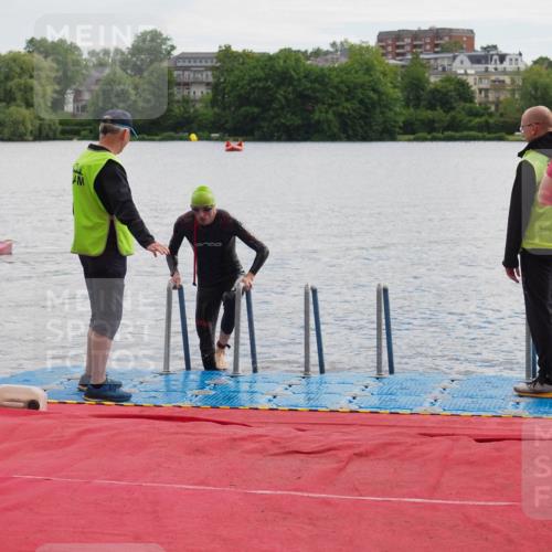 16.06.2024 - 7 Türme Triathlon KatJ http://msf.ph/oto/6327426 16.06.2024 09:45:57 Schwimmen 613 meine-sportfotos.de