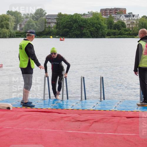16.06.2024 - 7 Türme Triathlon KatJ http://msf.ph/oto/6327431 16.06.2024 09:45:57 Schwimmen 613 meine-sportfotos.de