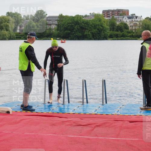 16.06.2024 - 7 Türme Triathlon KatJ http://msf.ph/oto/6327444 16.06.2024 09:45:58 Schwimmen 613 meine-sportfotos.de
