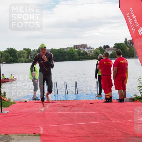 16.06.2024 - 7 Türme Triathlon KatJ http://msf.ph/oto/6327457 16.06.2024 09:46:01 Schwimmen 613 meine-sportfotos.de