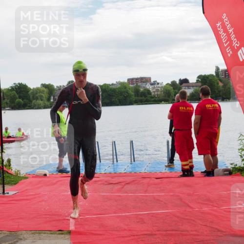16.06.2024 - 7 Türme Triathlon KatJ http://msf.ph/oto/6327469 16.06.2024 09:46:01 Schwimmen 613 meine-sportfotos.de