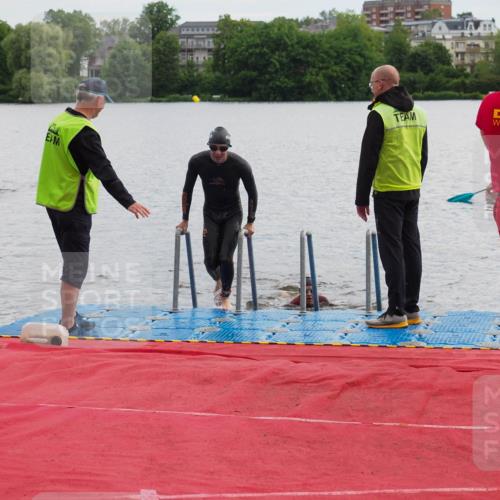 16.06.2024 - 7 Türme Triathlon KatJ http://msf.ph/oto/6327512 16.06.2024 09:49:55 Schwimmen 5, 140, 603 meine-sportfotos.de