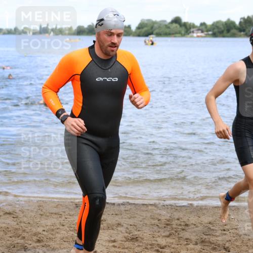 16.06.2024 - 26. Vierlanden-Triathlon Strokosch-Dieckow http://msf.ph/oto/6327521 16.06.2024 11:00:03 Schwimmen 232, 246, 261, 284, 286, 335, 337, 344, 232, 246, 261, 284, 286, 335, 337, 344 meine-sportfotos.de