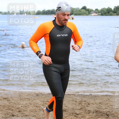 16.06.2024 - 26. Vierlanden-Triathlon Strokosch-Dieckow http://msf.ph/oto/6327535 16.06.2024 11:00:04 Schwimmen 232, 246, 261, 284, 286, 335, 337, 344, 232, 246, 261, 284, 286, 335, 337, 344 meine-sportfotos.de