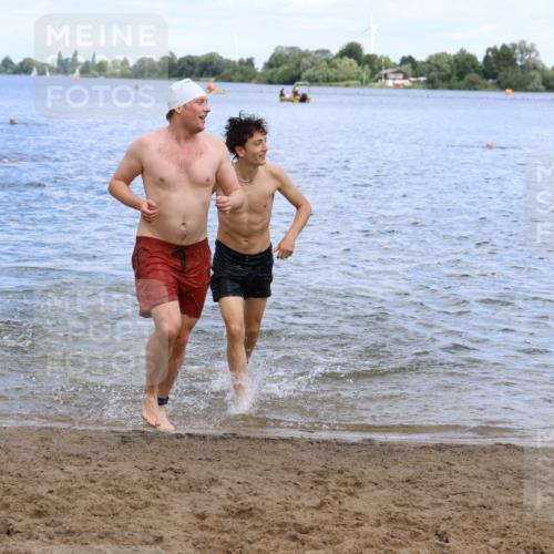 16.06.2024 - 26. Vierlanden-Triathlon Strokosch-Dieckow http://msf.ph/oto/6327613 16.06.2024 11:00:14 Schwimmen 261, 283, 286, 340, 344, 1274, 261, 283, 286, 340, 344, 1274 meine-sportfotos.de