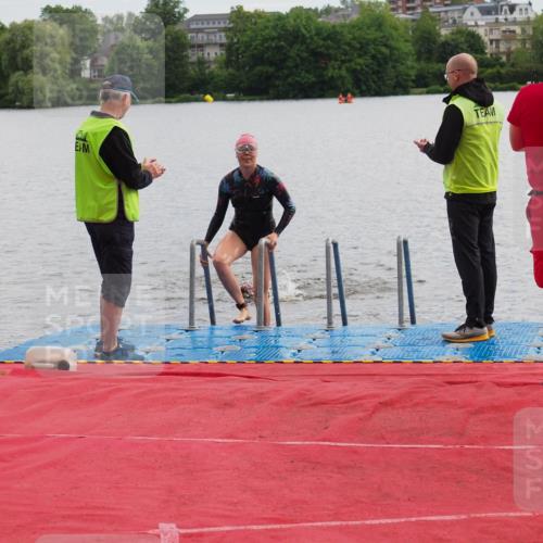 16.06.2024 - 7 Türme Triathlon KatJ http://msf.ph/oto/6327638 16.06.2024 09:50:25 Schwimmen 5, 603 meine-sportfotos.de