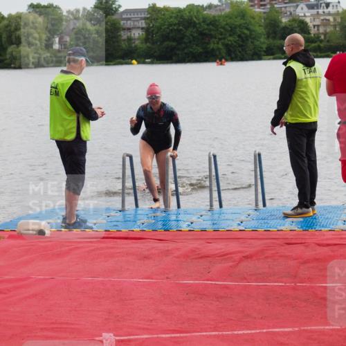 16.06.2024 - 7 Türme Triathlon KatJ http://msf.ph/oto/6327648 16.06.2024 09:50:26 Schwimmen 5, 603 meine-sportfotos.de