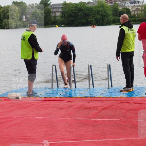 16.06.2024 - 7 Türme Triathlon KatJ http://msf.ph/oto/6327650 16.06.2024 09:50:26 Schwimmen 5, 603 meine-sportfotos.de