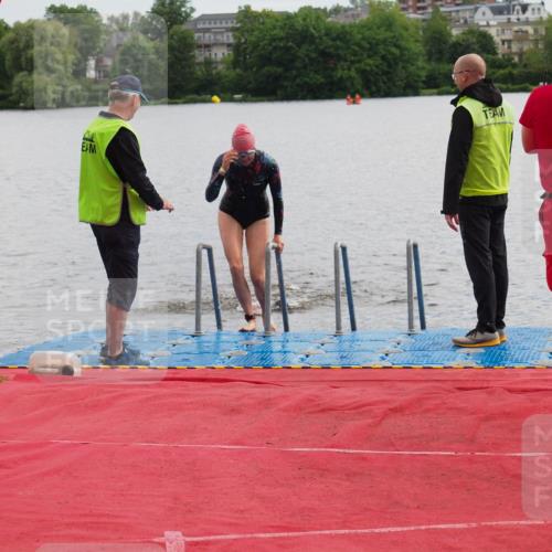 16.06.2024 - 7 Türme Triathlon KatJ http://msf.ph/oto/6327653 16.06.2024 09:50:26 Schwimmen 5, 603 meine-sportfotos.de