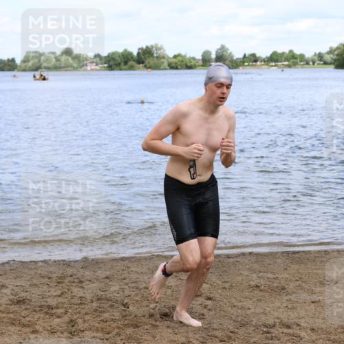 16.06.2024 - 26. Vierlanden-Triathlon Strokosch-Dieckow http://msf.ph/oto/6327711 16.06.2024 11:00:24 Schwimmen 276, 283, 340, 1274, 276, 283, 340, 1274 meine-sportfotos.de
