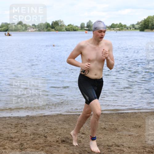 16.06.2024 - 26. Vierlanden-Triathlon Strokosch-Dieckow http://msf.ph/oto/6327724 16.06.2024 11:00:24 Schwimmen 276, 283, 340, 1274, 276, 283, 340, 1274 meine-sportfotos.de