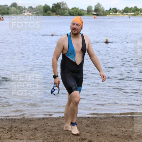 16.06.2024 - 26. Vierlanden-Triathlon Strokosch-Dieckow http://msf.ph/oto/6327775 16.06.2024 11:00:33 Schwimmen 236, 276, 292, 236, 276, 292 meine-sportfotos.de