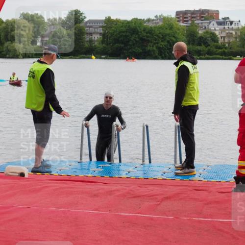 16.06.2024 - 7 Türme Triathlon KatJ http://msf.ph/oto/6327848 16.06.2024 09:51:06 Schwimmen 113 meine-sportfotos.de