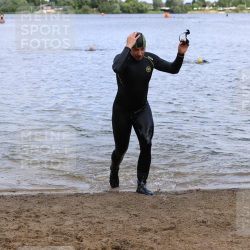 16.06.2024 - 26. Vierlanden-Triathlon Strokosch-Dieckow http://msf.ph/oto/6327849 16.06.2024 11:00:37 Schwimmen 236, 292, 236, 292 meine-sportfotos.de