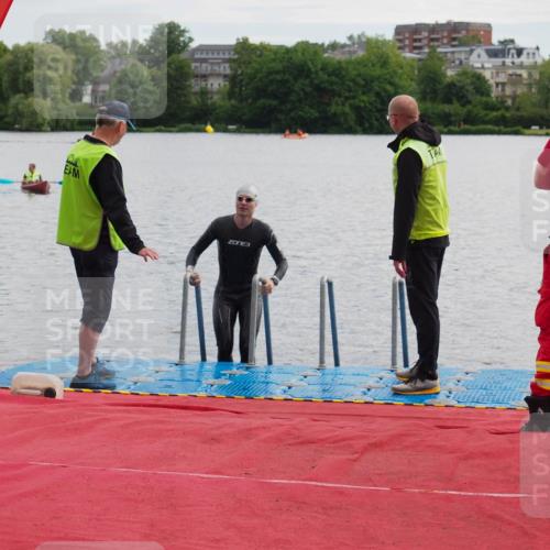 16.06.2024 - 7 Türme Triathlon KatJ http://msf.ph/oto/6327853 16.06.2024 09:51:06 Schwimmen 113 meine-sportfotos.de
