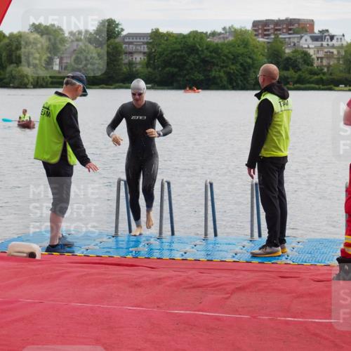 16.06.2024 - 7 Türme Triathlon KatJ http://msf.ph/oto/6327859 16.06.2024 09:51:07 Schwimmen 113 meine-sportfotos.de