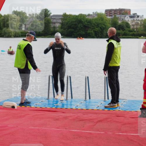 16.06.2024 - 7 Türme Triathlon KatJ http://msf.ph/oto/6327862 16.06.2024 09:51:07 Schwimmen 113 meine-sportfotos.de