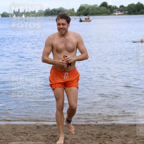 16.06.2024 - 26. Vierlanden-Triathlon Strokosch-Dieckow http://msf.ph/oto/6327863 16.06.2024 11:00:54 Schwimmen 347, 347 meine-sportfotos.de