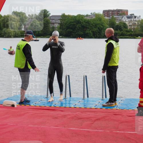 16.06.2024 - 7 Türme Triathlon KatJ http://msf.ph/oto/6327879 16.06.2024 09:51:08 Schwimmen 113 meine-sportfotos.de