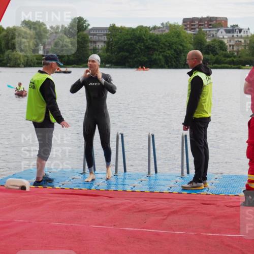 16.06.2024 - 7 Türme Triathlon KatJ http://msf.ph/oto/6327887 16.06.2024 09:51:08 Schwimmen 113 meine-sportfotos.de