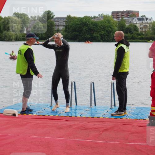 16.06.2024 - 7 Türme Triathlon KatJ http://msf.ph/oto/6327893 16.06.2024 09:51:08 Schwimmen 113 meine-sportfotos.de