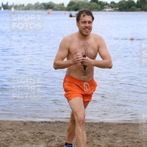 16.06.2024 - 26. Vierlanden-Triathlon Strokosch-Dieckow http://msf.ph/oto/6327933 16.06.2024 11:00:55 Schwimmen 347, 347 meine-sportfotos.de