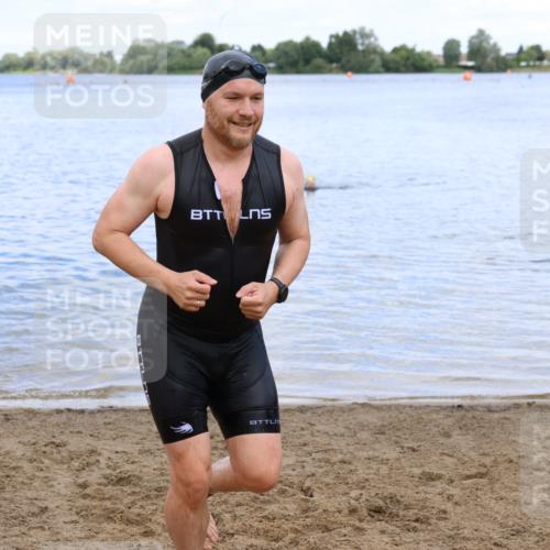 16.06.2024 - 26. Vierlanden-Triathlon Strokosch-Dieckow http://msf.ph/oto/6327958 16.06.2024 11:01:14 Schwimmen 350, 350 meine-sportfotos.de