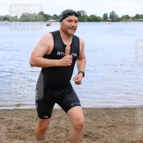 16.06.2024 - 26. Vierlanden-Triathlon Strokosch-Dieckow http://msf.ph/oto/6327972 16.06.2024 11:01:15 Schwimmen 350, 350 meine-sportfotos.de