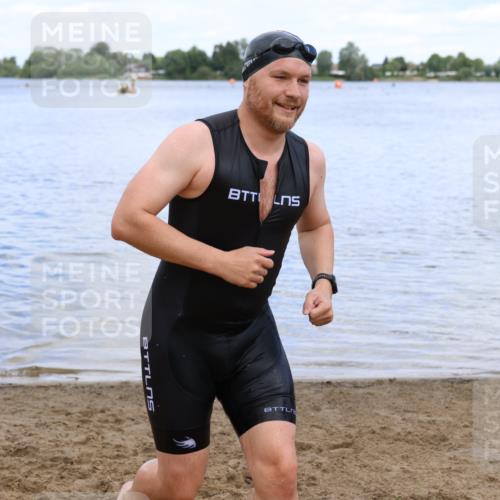 16.06.2024 - 26. Vierlanden-Triathlon Strokosch-Dieckow http://msf.ph/oto/6327987 16.06.2024 11:01:15 Schwimmen 350, 350 meine-sportfotos.de