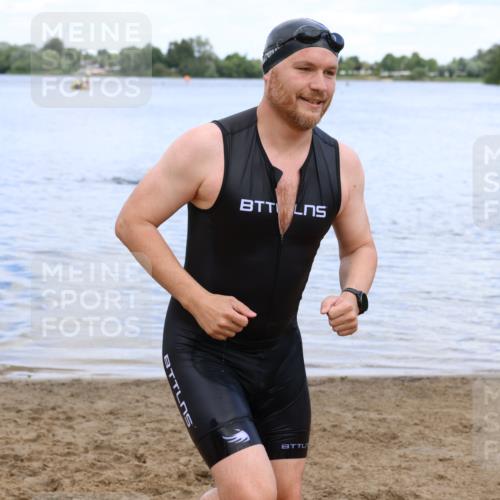 16.06.2024 - 26. Vierlanden-Triathlon Strokosch-Dieckow http://msf.ph/oto/6327997 16.06.2024 11:01:15 Schwimmen 350, 350 meine-sportfotos.de