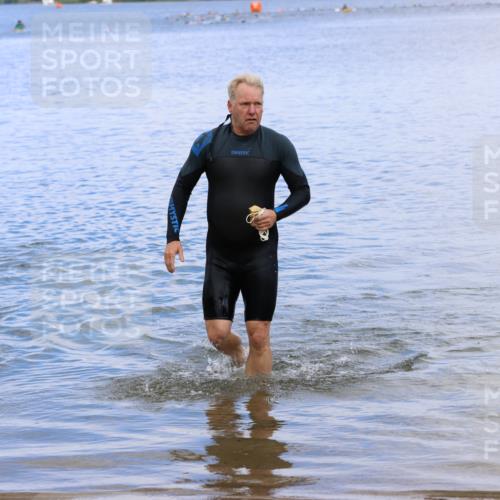 16.06.2024 - 26. Vierlanden-Triathlon Strokosch-Dieckow http://msf.ph/oto/6328047 16.06.2024 11:01:40 Schwimmen 307, 307 meine-sportfotos.de