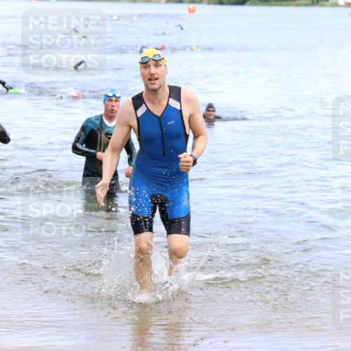 16.06.2024 - 26. Vierlanden-Triathlon Strokosch-Dieckow http://msf.ph/oto/6328250 16.06.2024 11:04:26 Schwimmen 358, 406, 411, 446, 358, 406, 411, 446 meine-sportfotos.de