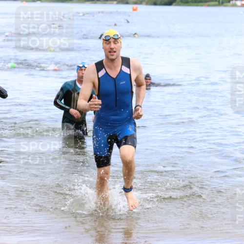 16.06.2024 - 26. Vierlanden-Triathlon Strokosch-Dieckow http://msf.ph/oto/6328260 16.06.2024 11:04:27 Schwimmen 358, 406, 411, 446, 358, 406, 411, 446 meine-sportfotos.de