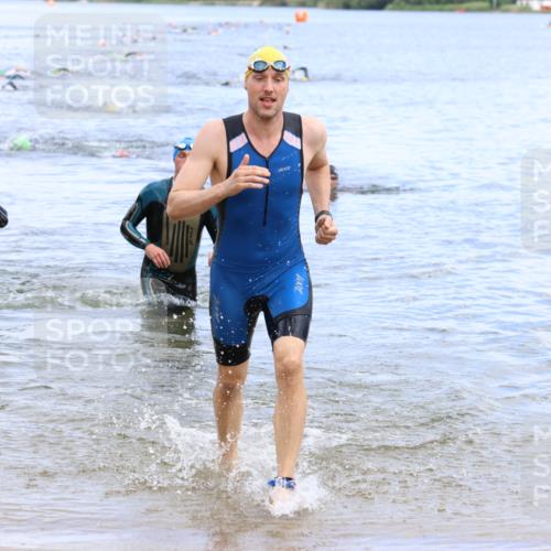 16.06.2024 - 26. Vierlanden-Triathlon Strokosch-Dieckow http://msf.ph/oto/6328269 16.06.2024 11:04:27 Schwimmen 358, 406, 411, 446, 358, 406, 411, 446 meine-sportfotos.de