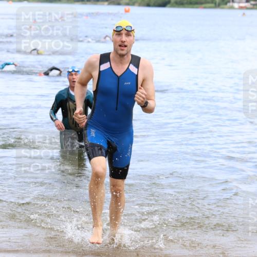16.06.2024 - 26. Vierlanden-Triathlon Strokosch-Dieckow http://msf.ph/oto/6328298 16.06.2024 11:04:27 Schwimmen 358, 406, 411, 446, 358, 406, 411, 446 meine-sportfotos.de