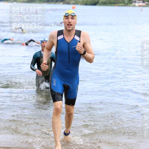 16.06.2024 - 26. Vierlanden-Triathlon Strokosch-Dieckow http://msf.ph/oto/6328307 16.06.2024 11:04:27 Schwimmen 358, 406, 411, 446, 358, 406, 411, 446 meine-sportfotos.de